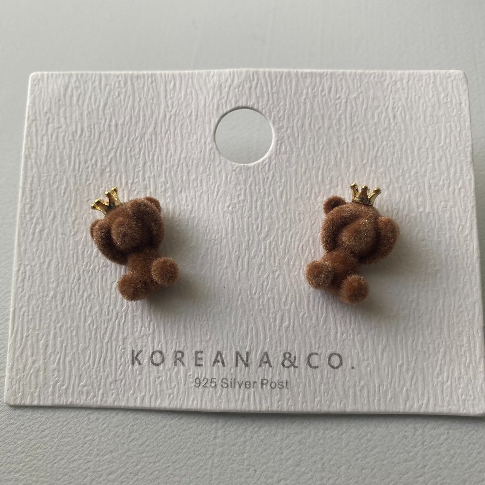 Koreana & Co. Teddy Bear With Crown Earrings - 925 Silver
